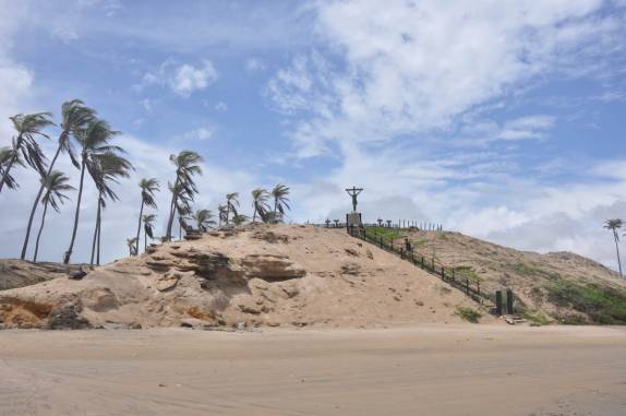Estátua do Cristo na praia de Lagoinha - CE